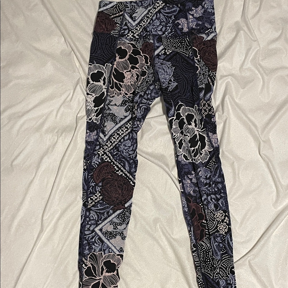 Athleta Black and Blue Patterned Leggings